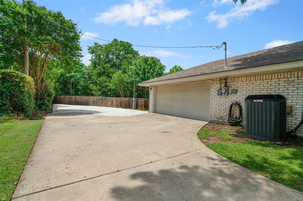 2005 Prince John Drive Grand Prairie, TX 75050
