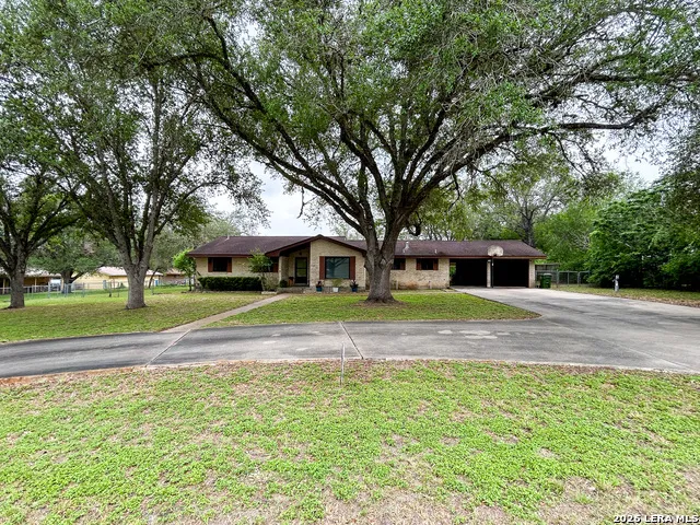 5121 Star Trek Beeville, TX 78102