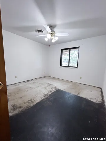 5121 Star Trek Beeville, TX 78102
