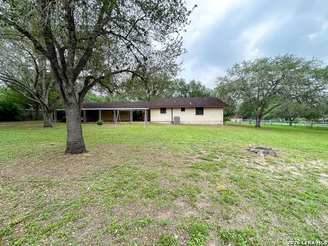 5121 Star Trek Beeville, TX 78102