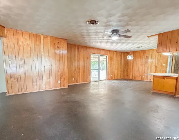 5121 Star Trek Beeville, TX 78102