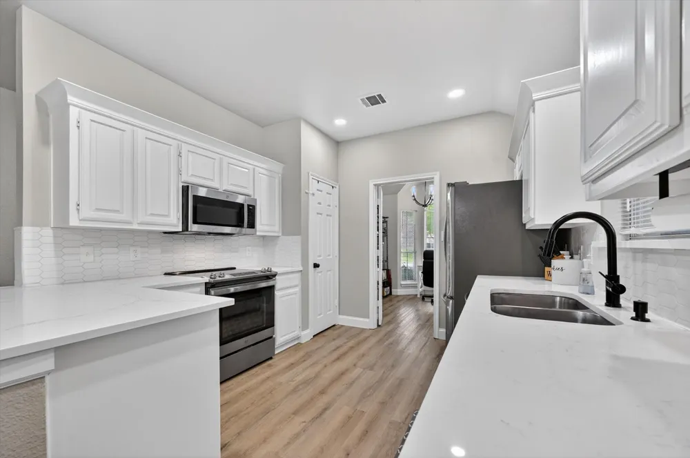 1428 Bregenz Lane Lewisville, TX 75067