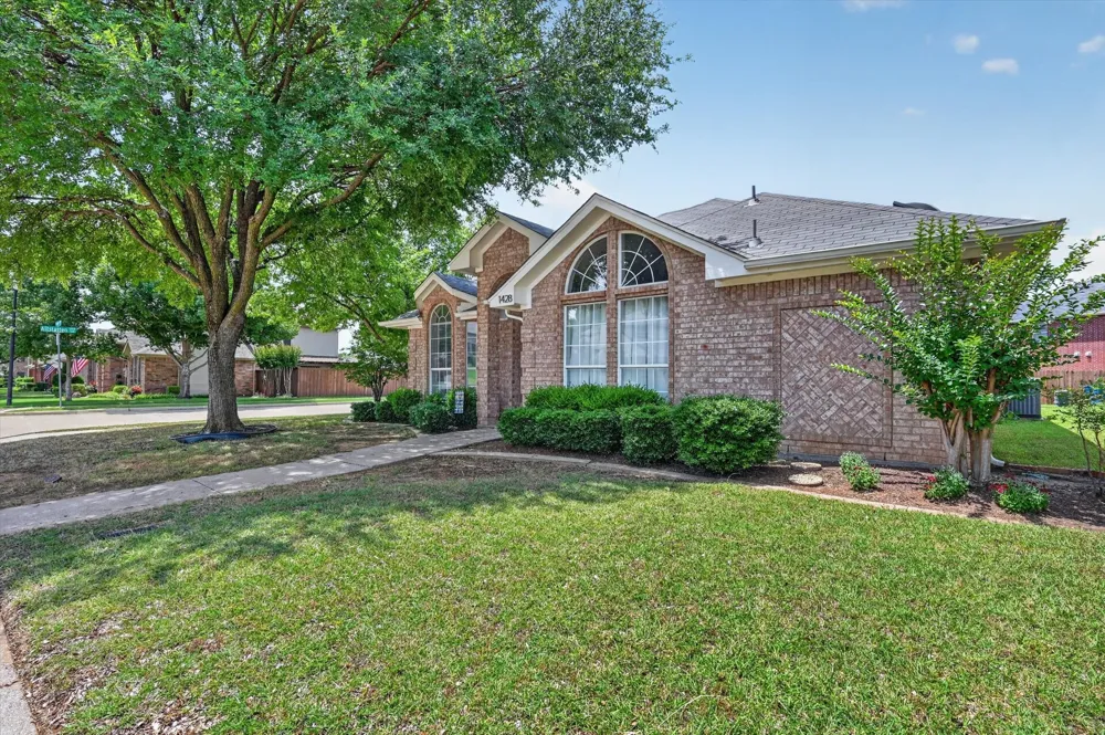 1428 Bregenz Lane Lewisville, TX 75067
