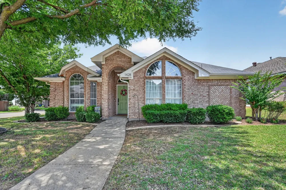 1428 Bregenz Lane Lewisville, TX 75067