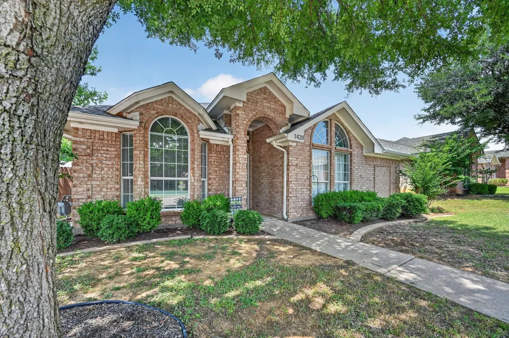 1428 Bregenz Lane Lewisville, TX 75067