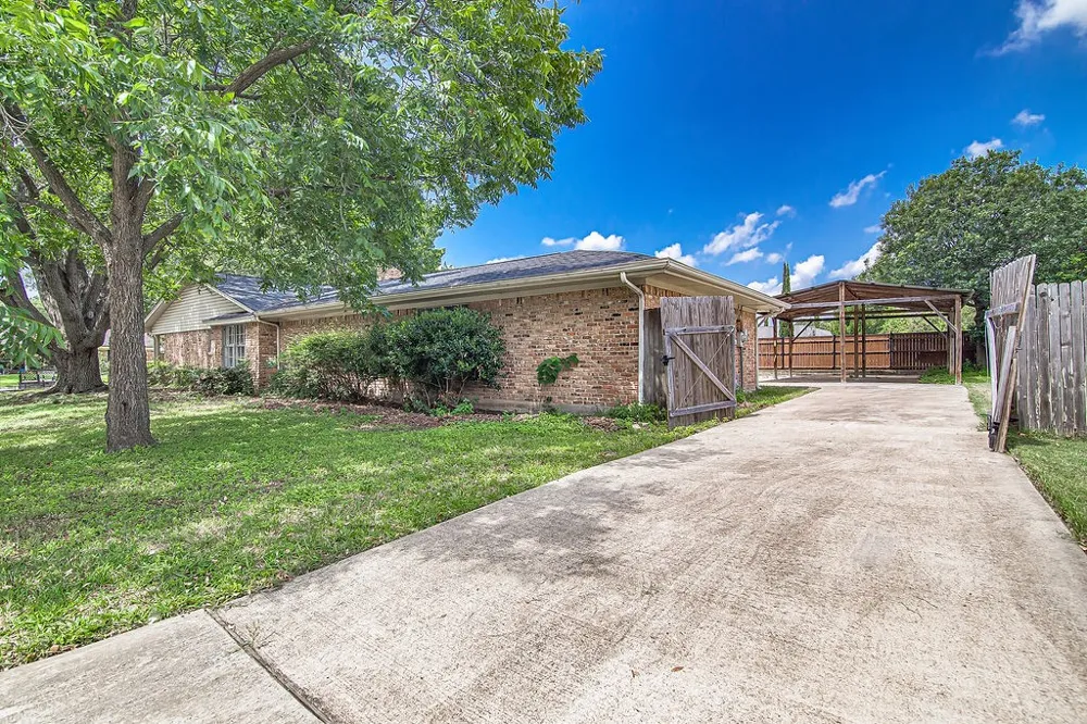 4300 Barcelona Drive Fort Worth, TX 76133