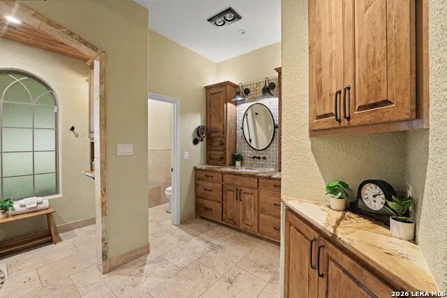 1379 COUNTY ROAD 4516 Castroville, TX 78009