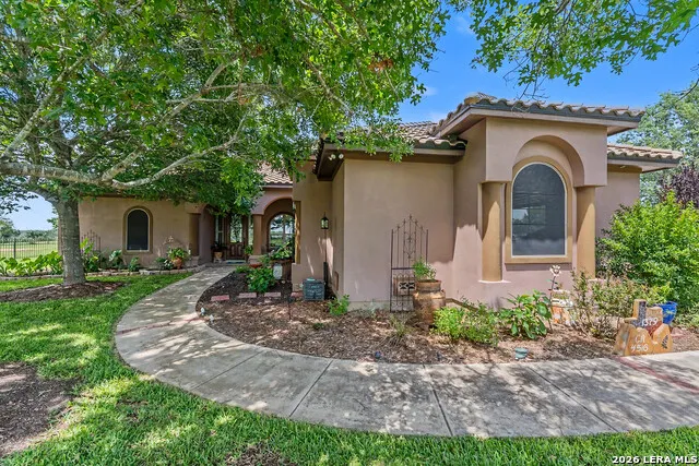 1379 COUNTY ROAD 4516 Castroville, TX 78009