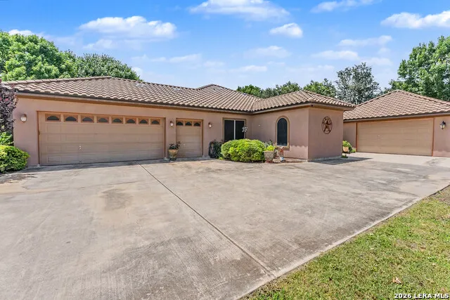 1379 COUNTY ROAD 4516 Castroville, TX 78009