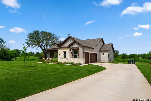 601 LEGEND PARK DR Castroville, TX 78009