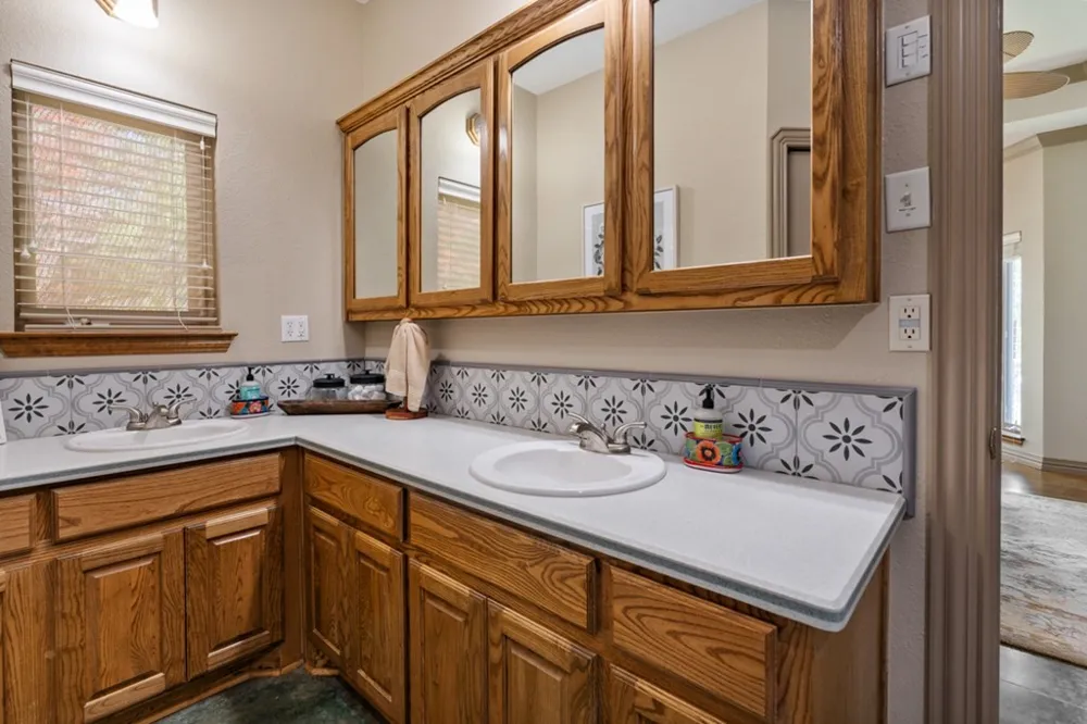 211 Beverly Drive Malakoff, TX 75148