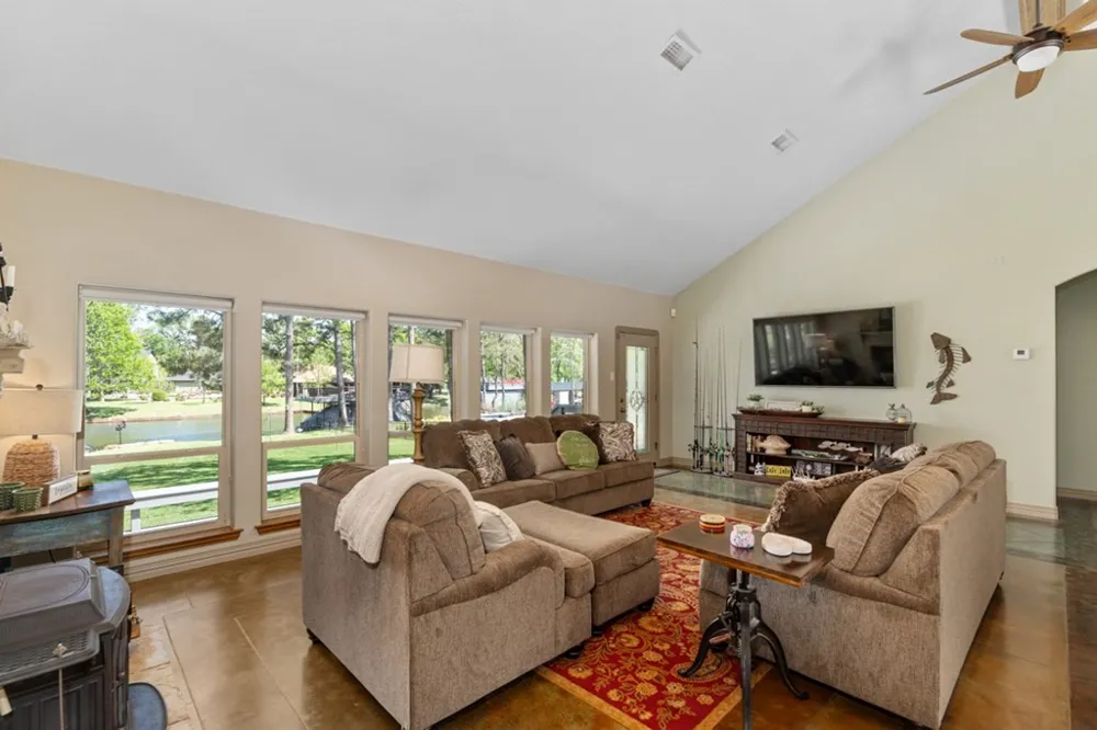 211 Beverly Drive Malakoff, TX 75148