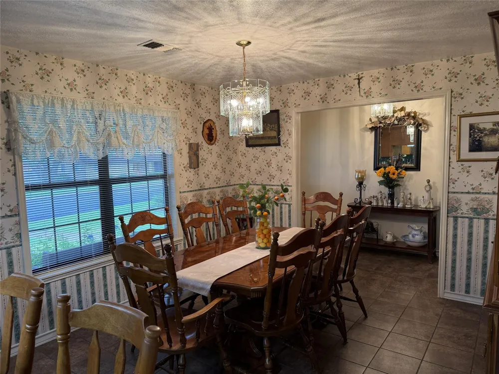 108 Meadow Drive Schulenburg, TX 78956