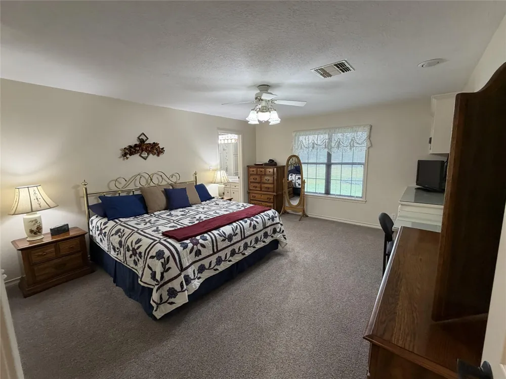 108 Meadow Drive Schulenburg, TX 78956