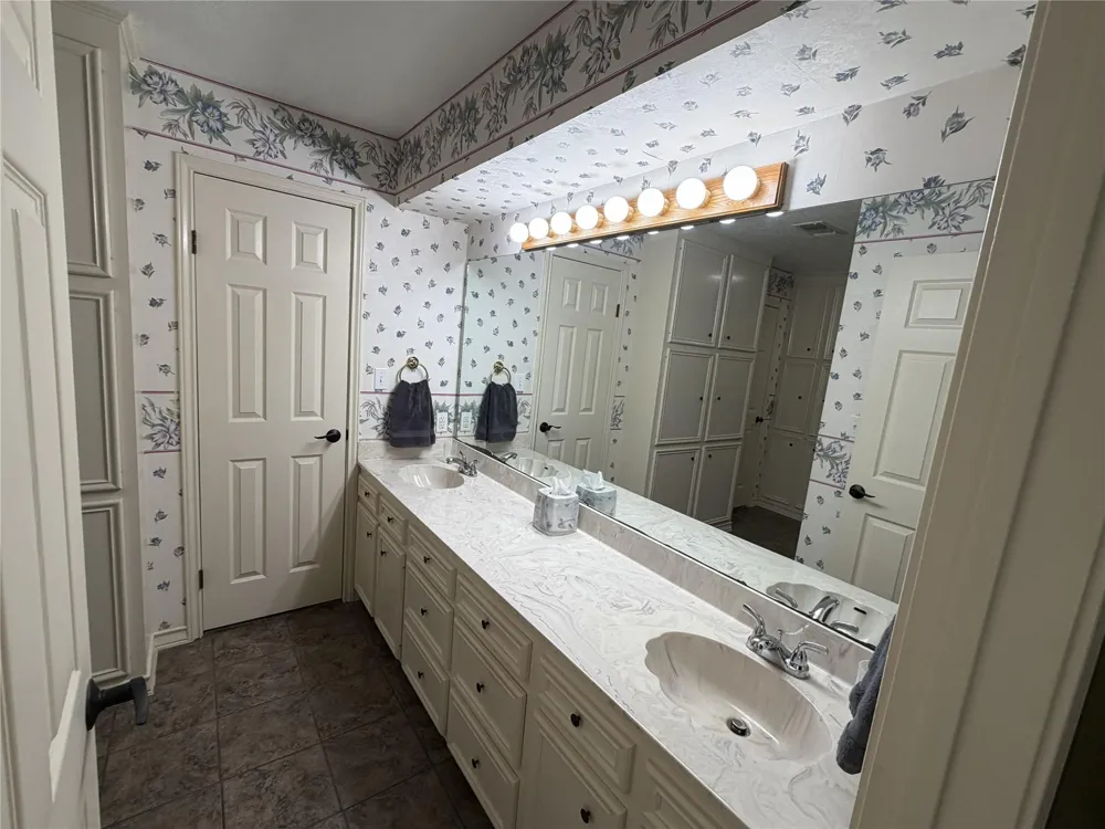 108 Meadow Drive Schulenburg, TX 78956