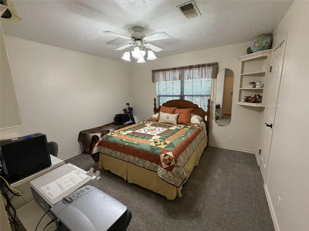108 Meadow Drive Schulenburg, TX 78956