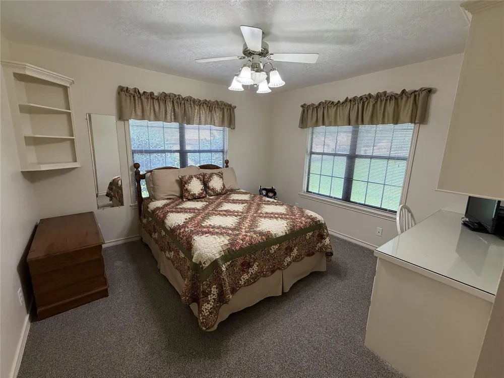 108 Meadow Drive Schulenburg, TX 78956
