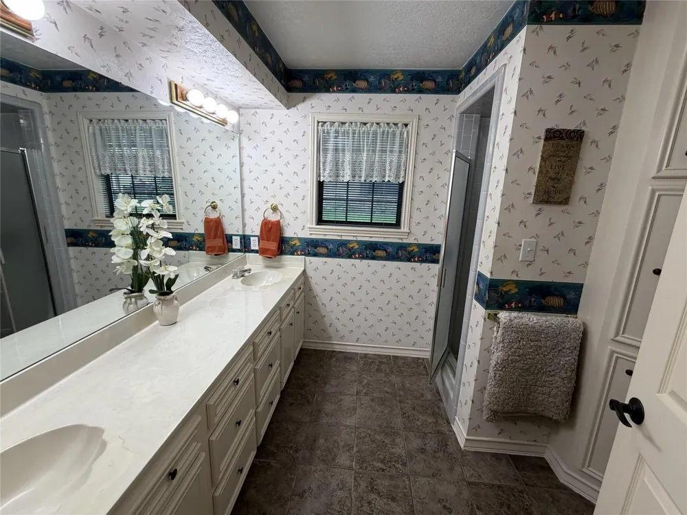 108 Meadow Drive Schulenburg, TX 78956