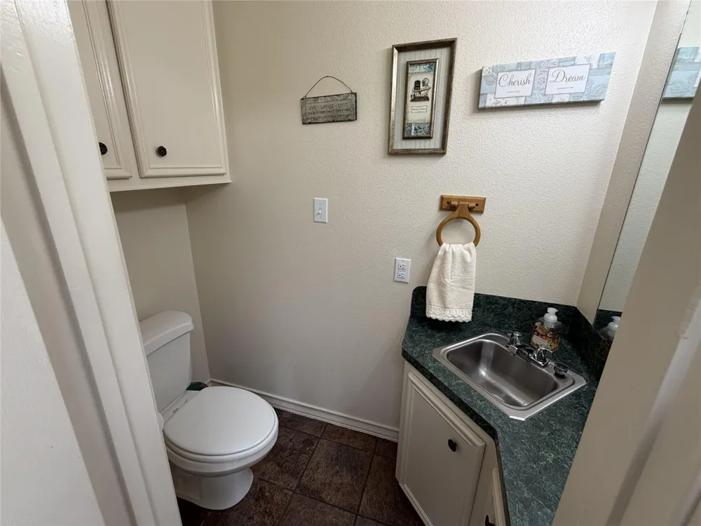 108 Meadow Drive Schulenburg, TX 78956