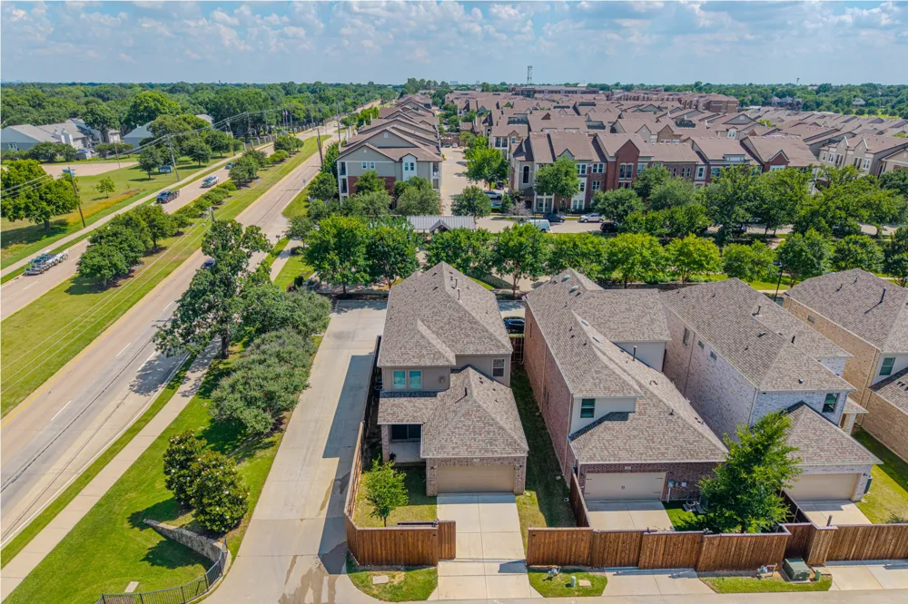 2208 Royal Crecent Drive Flower Mound, TX 75028