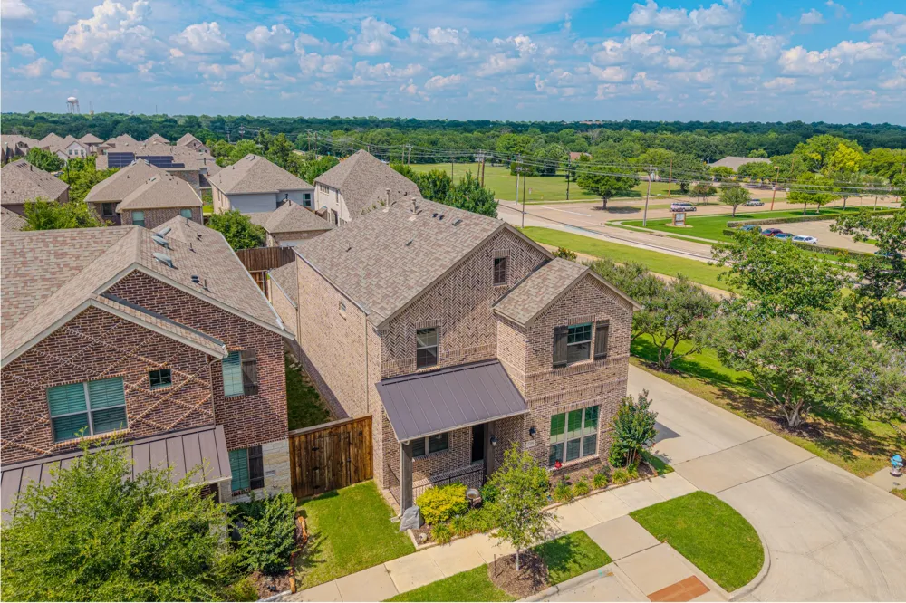 2208 Royal Crecent Drive Flower Mound, TX 75028