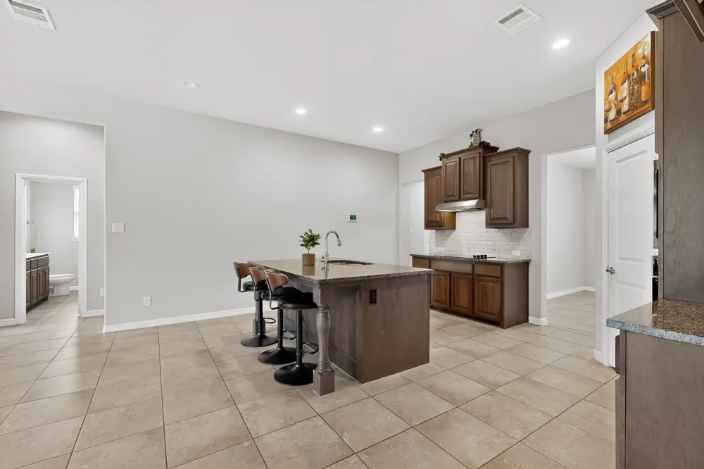 7811 Links Drive Arlington, TX 76001