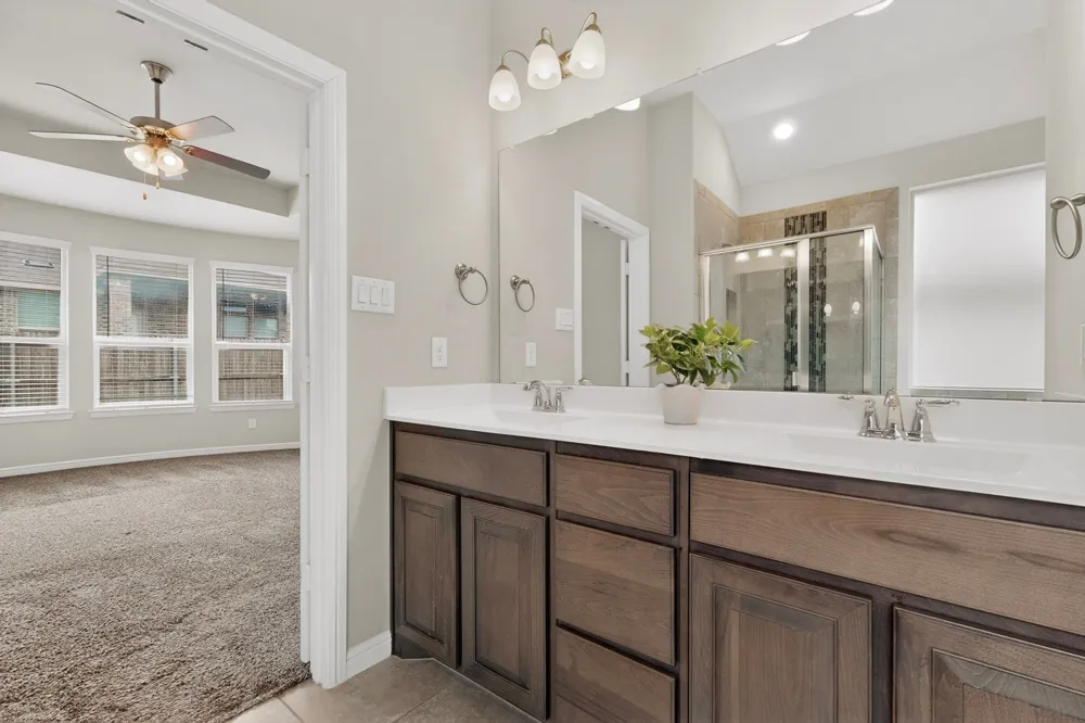 7811 Links Drive Arlington, TX 76001