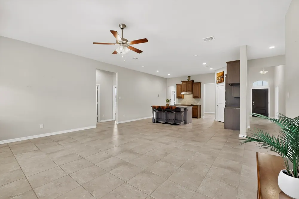 7811 Links Drive Arlington, TX 76001