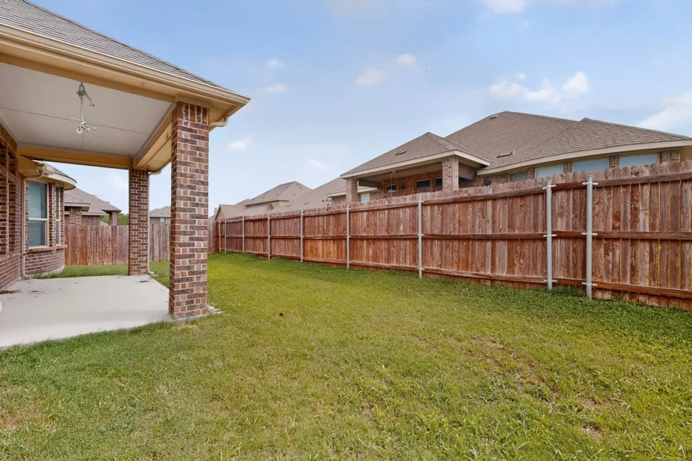 7811 Links Drive Arlington, TX 76001