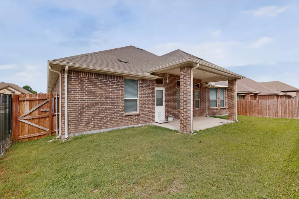 7811 Links Drive Arlington, TX 76001