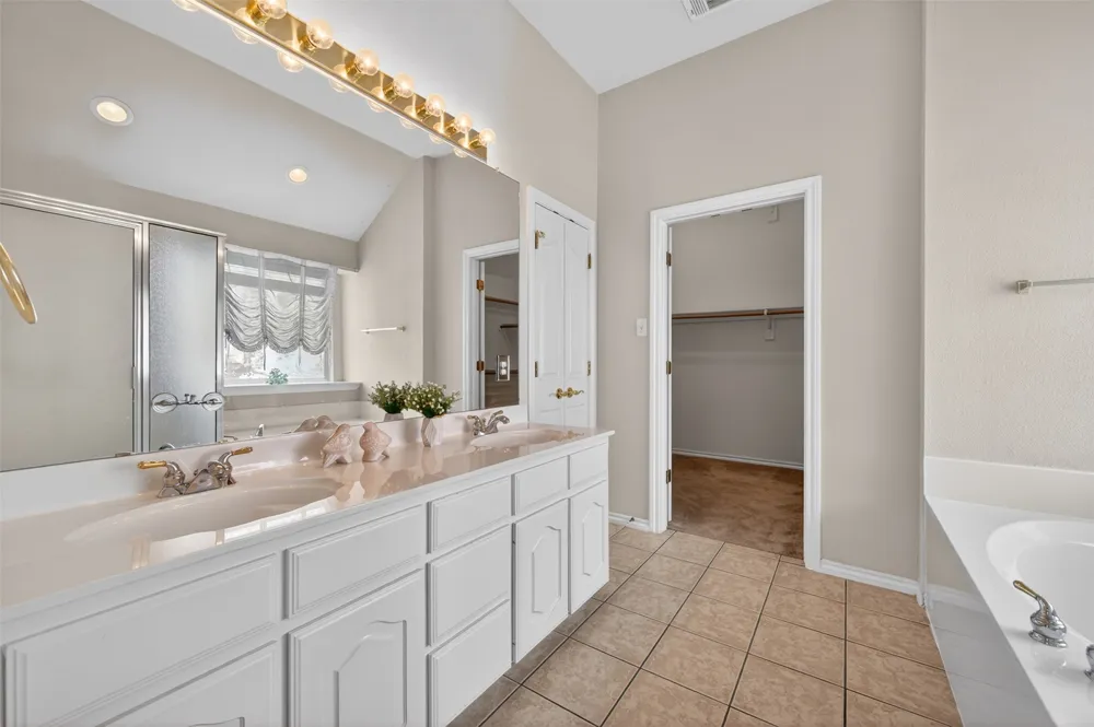 4821 Diamond Trace Trail Fort Worth, TX 76244