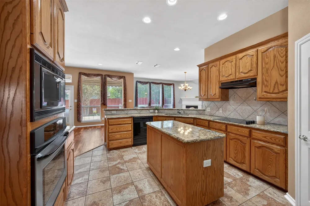 4821 Diamond Trace Trail Fort Worth, TX 76244
