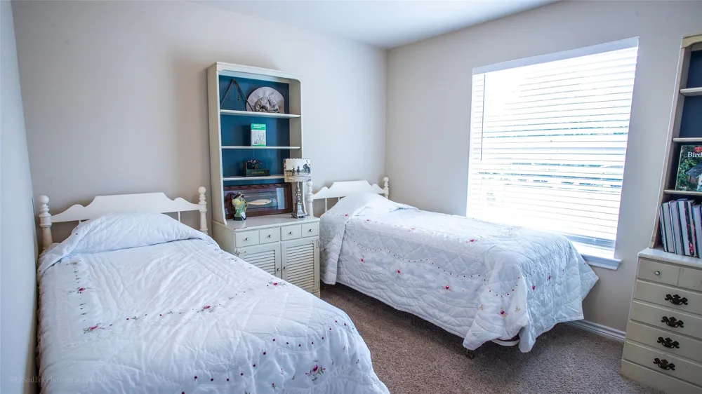 206 W Oak Olney, TX 76374