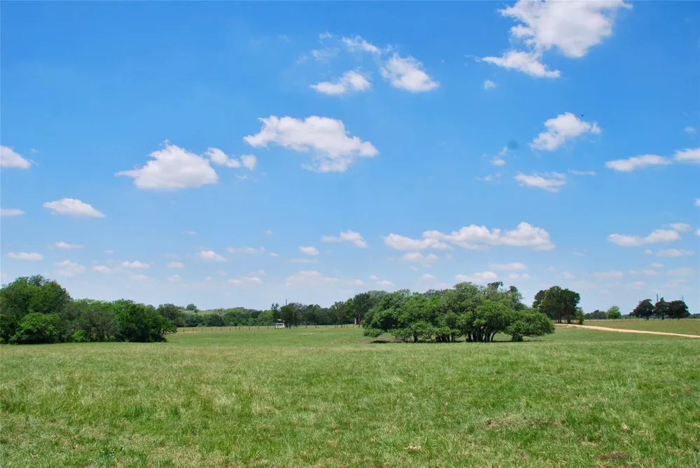 2170 Langdon Road Weimar, TX 78962