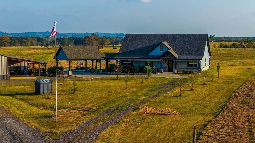 3588 County Road 4608 Troup, TX 75789