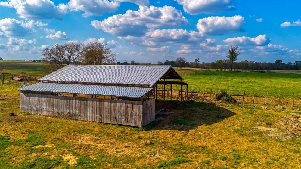 3588 County Road 4608 Troup, TX 75789