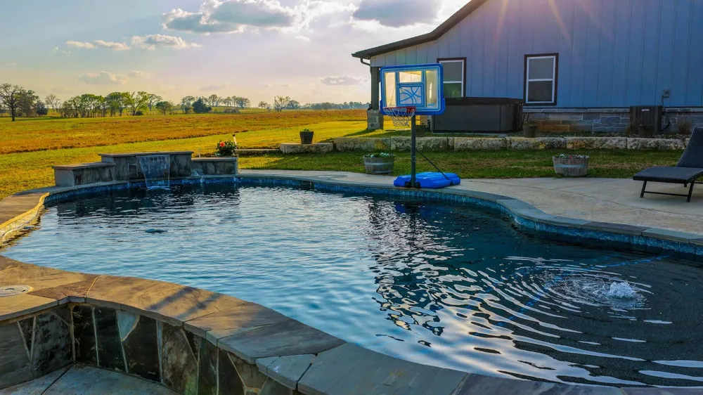 3588 County Road 4608 Troup, TX 75789
