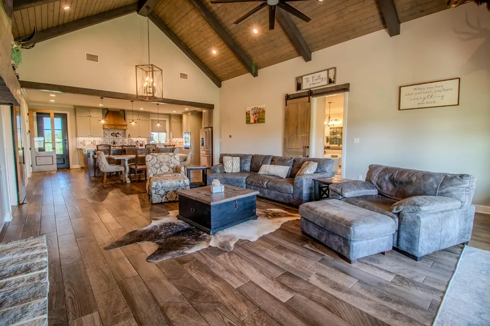 3588 County Road 4608 Troup, TX 75789
