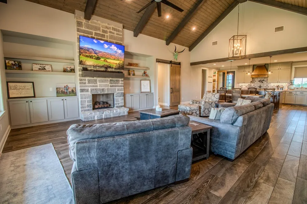3588 County Road 4608 Troup, TX 75789