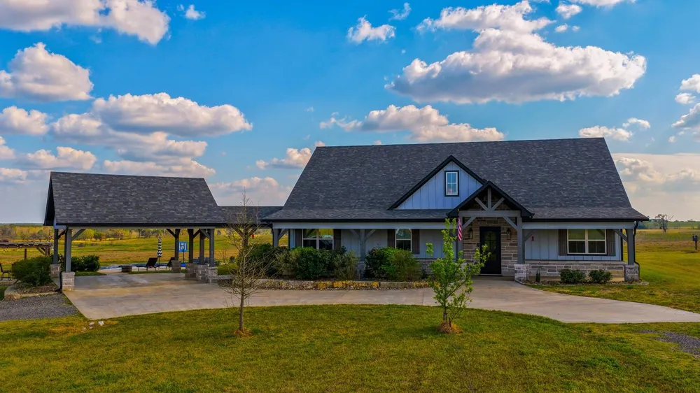 3588 County Road 4608 Troup, TX 75789
