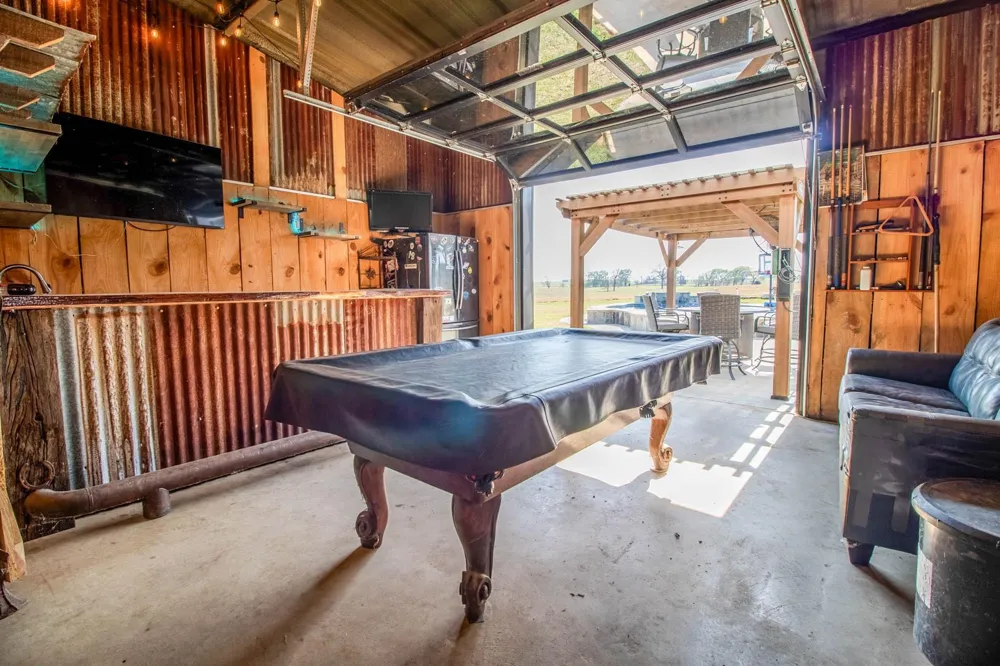 3588 County Road 4608 Troup, TX 75789