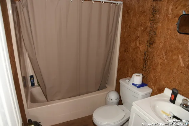1052 Steep rd Del Rio, TX 78840