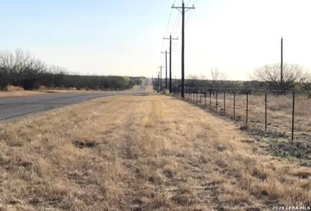 3968 Bluntzer Rd Jourdanton, TX 78026