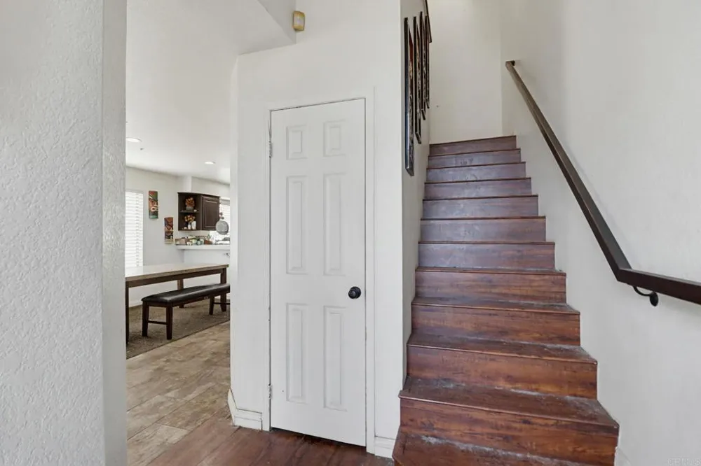 2698 Valencia Spring Valley, CA 91977