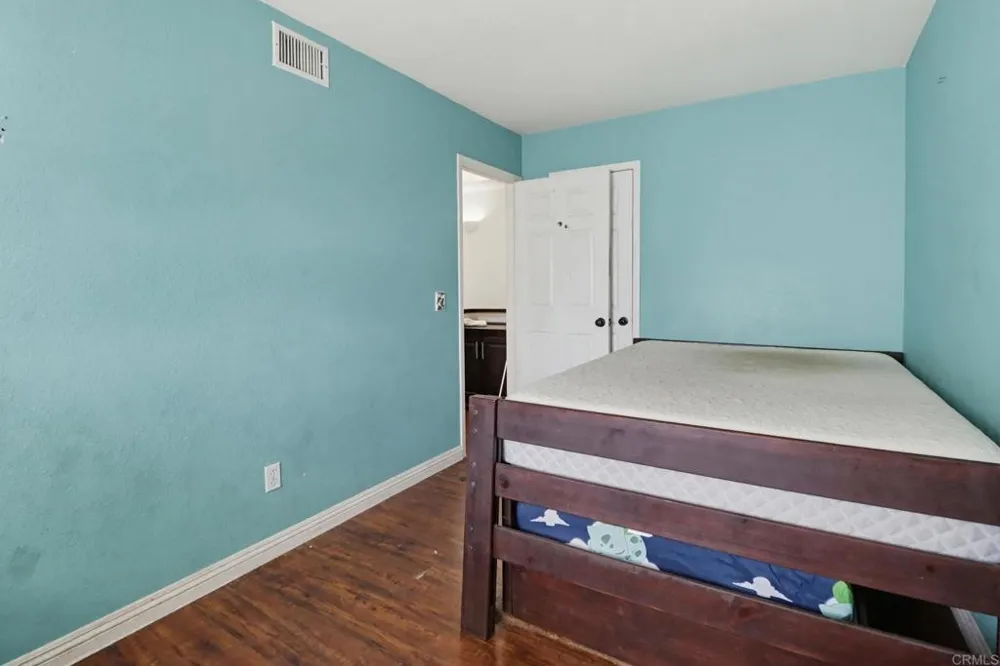 2698 Valencia Spring Valley, CA 91977