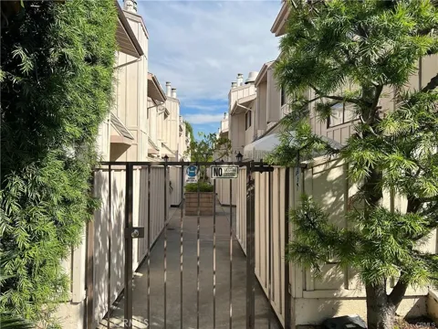 511 E Live Oak #17
