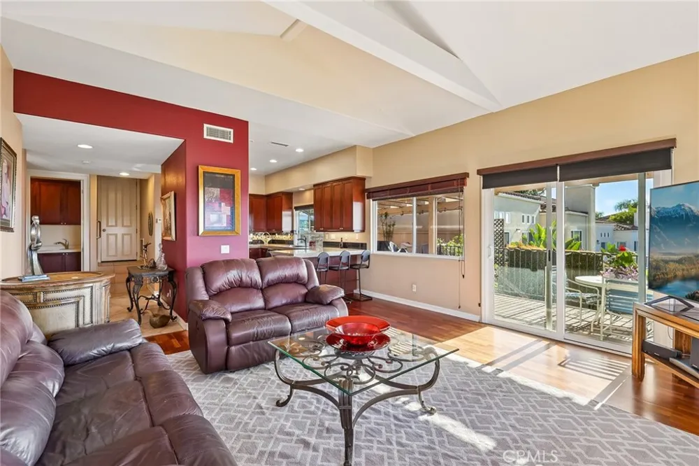6372 Camino Largo San Diego, CA 92120