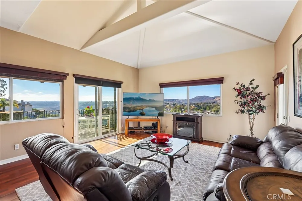 6372 Camino Largo San Diego, CA 92120