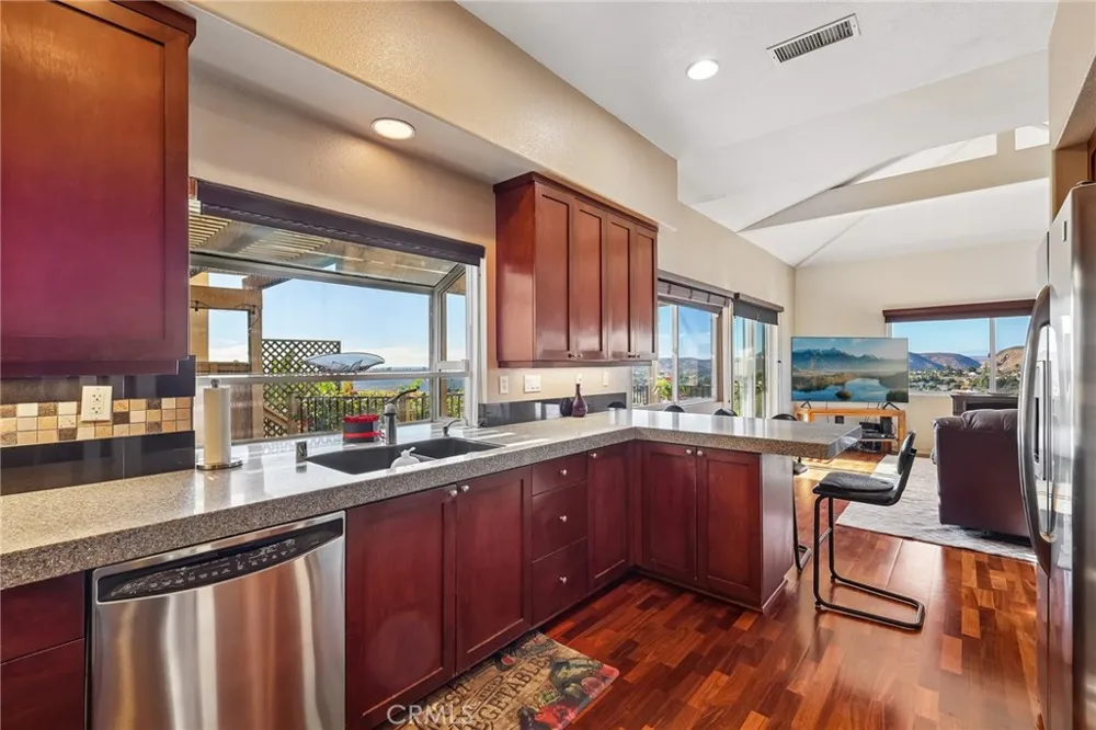 6372 Camino Largo San Diego, CA 92120