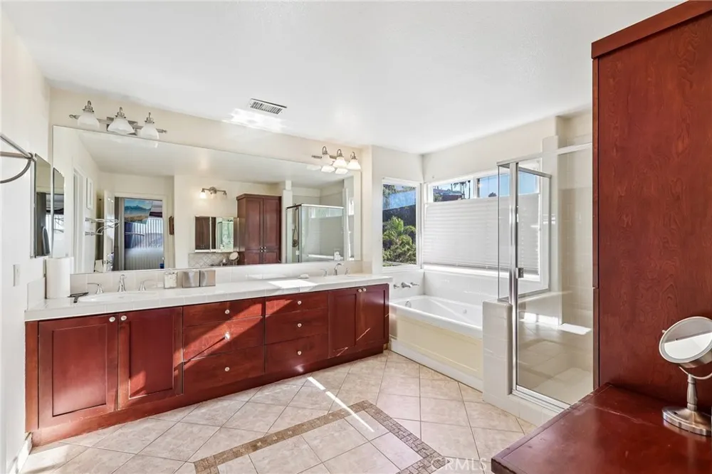 6372 Camino Largo San Diego, CA 92120